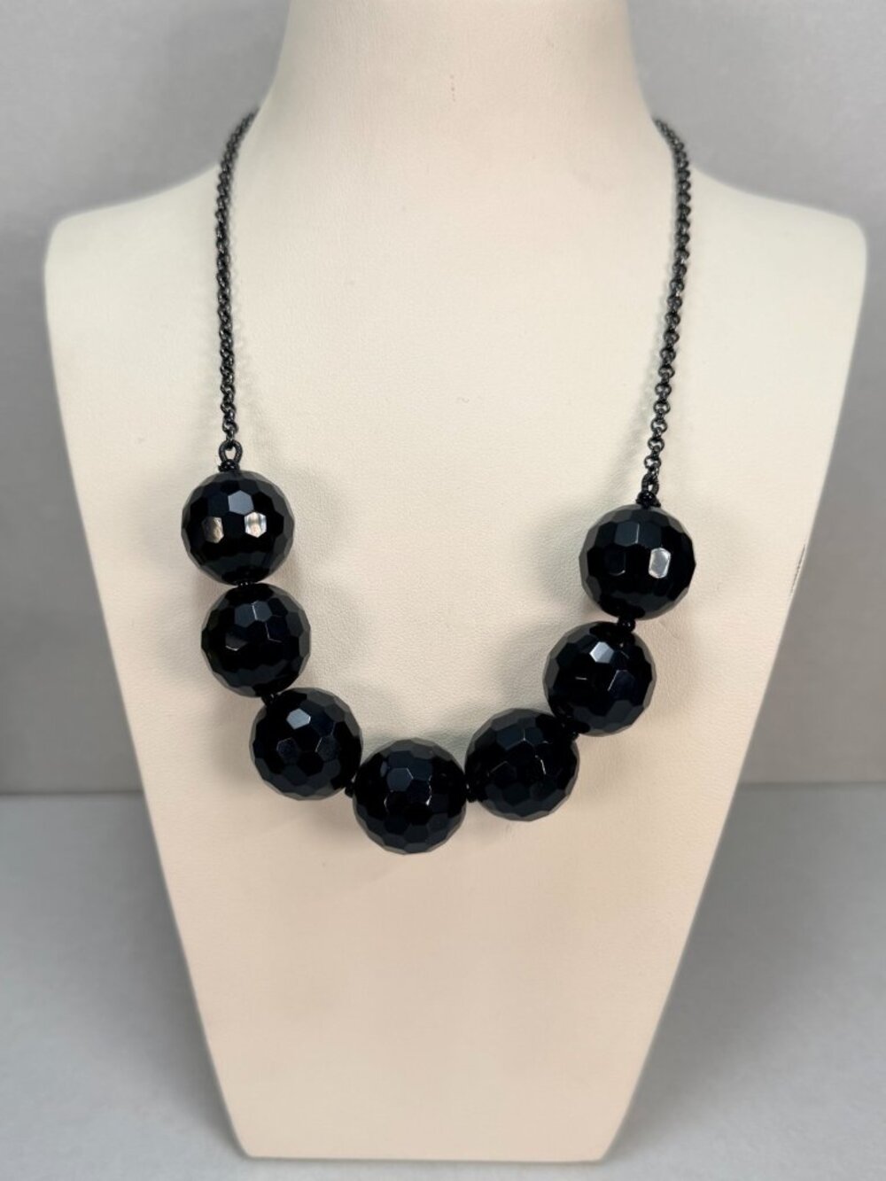LC Lauren Conrad Signed Designer Fashion Black Glass Graduated Necklace